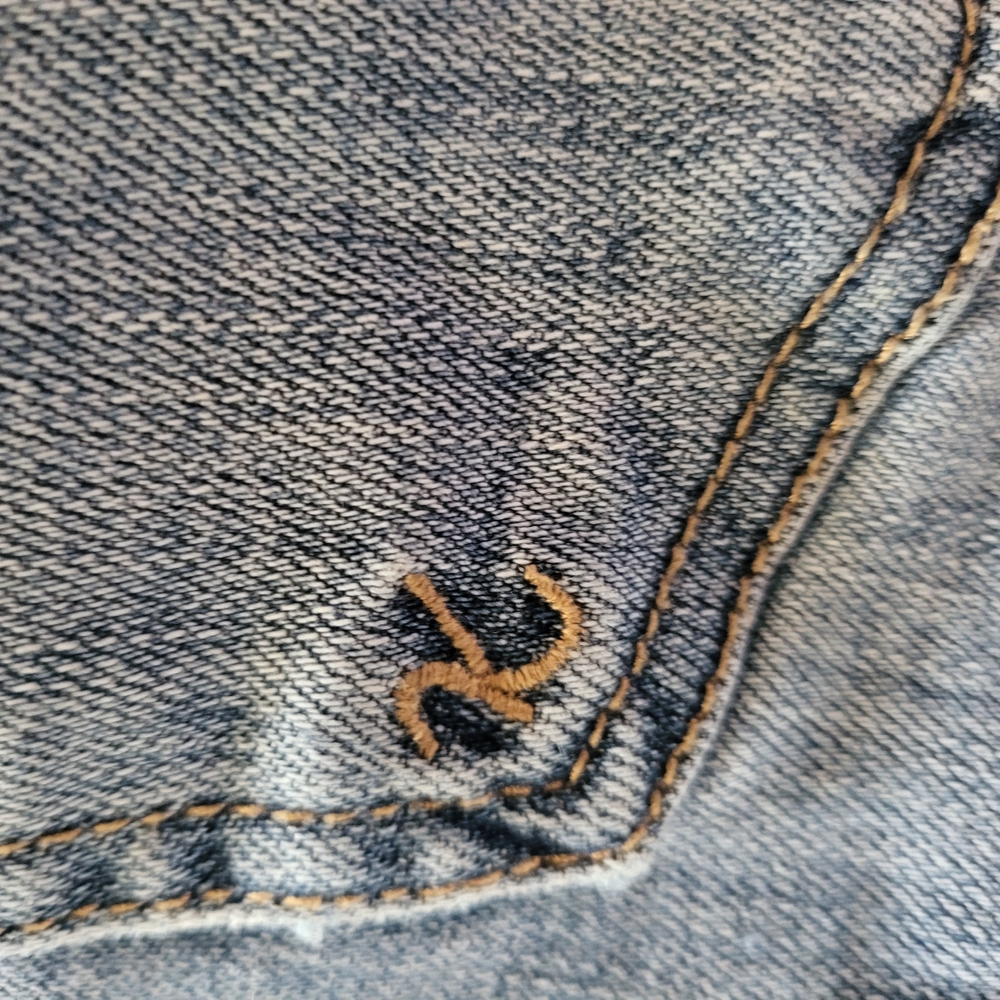KUT From The Kloth Distressed Denim Shorts - Picture 7 of 8
